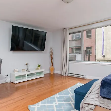 Downtown Boston Studio Central Location Famous Nightlife Chinatown With Bed Full Of Promises!